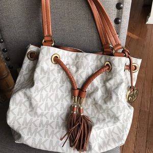 Authentic MK Vanilla Large Jet Set Gathered Tote